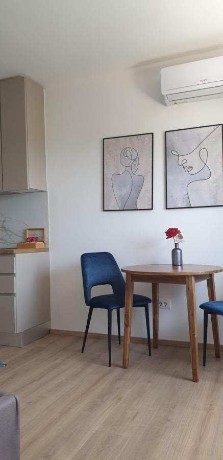 Studio Apartment Hana Pula Exterior foto